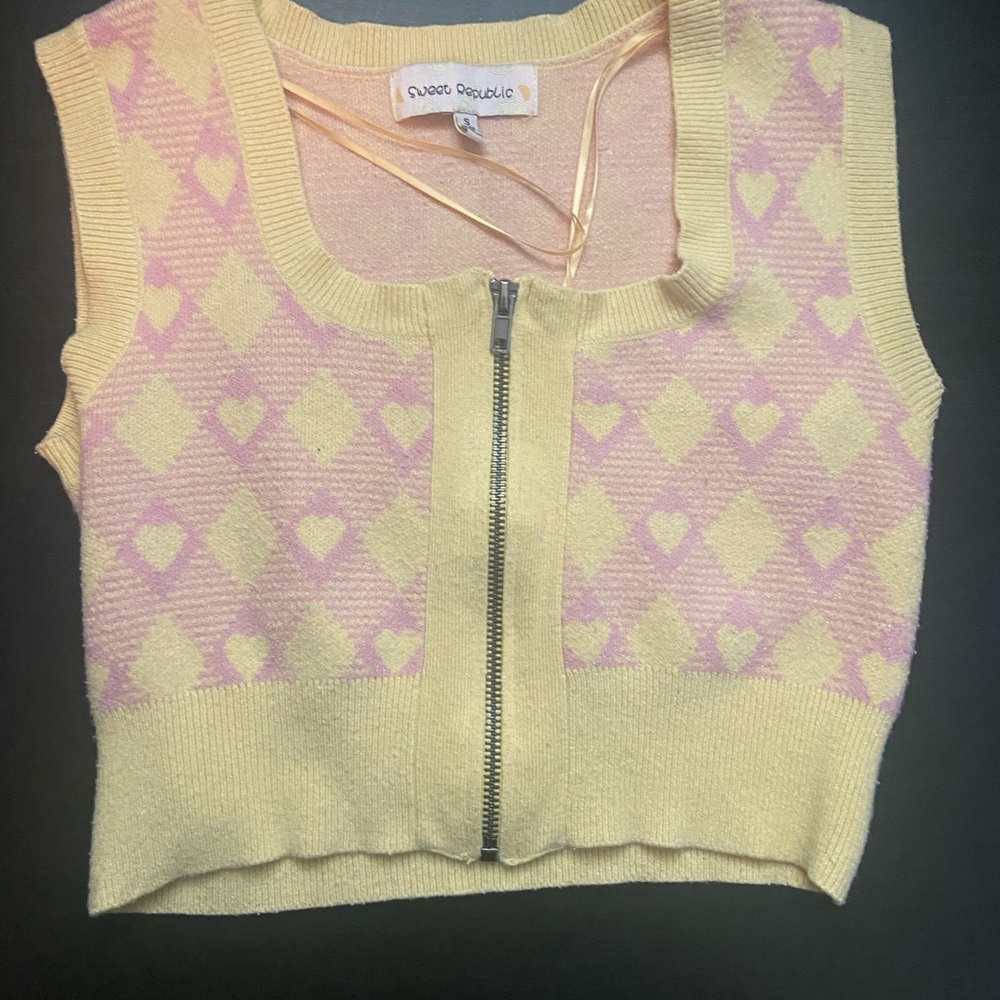 Sweater vest
